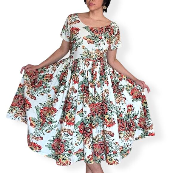 Norma Kamali Sakowitz Fit and Flare Floral Dress Medium Petite - Picture 1 of 7